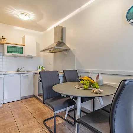 Apartment Olga's Place-new 200 Mt From The Sea Pula