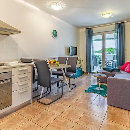 Olga's Place-new 200 Mt From The Sea Pula