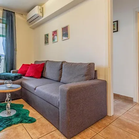 Apartment Olga's Place-new 200 Mt From The Sea