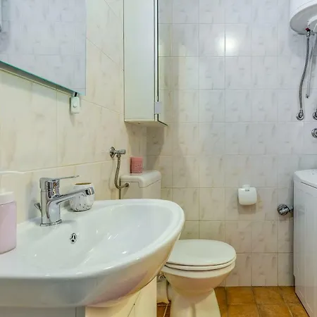 Olga's Place-new 200 Mt From The Sea Пула